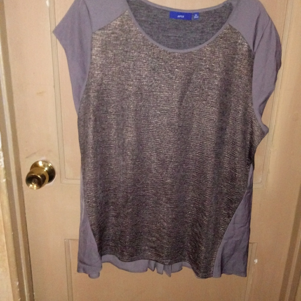 Apt 9 top (new without tags)